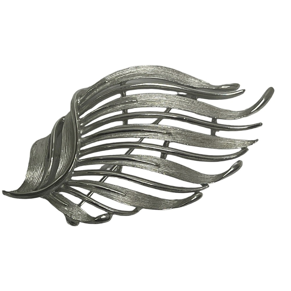 Vintage Designer Signed Lisner Silver Tone WING OR LEAVES‎ Fashion Brooch Pin
